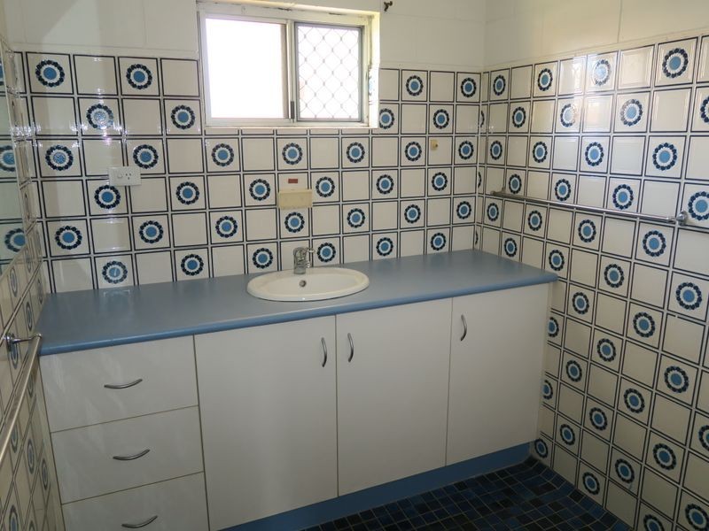 299 McCoombe Street, Mooroobool QLD 4870