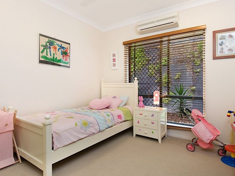 9 Fantan Close, Redlynch QLD 4870