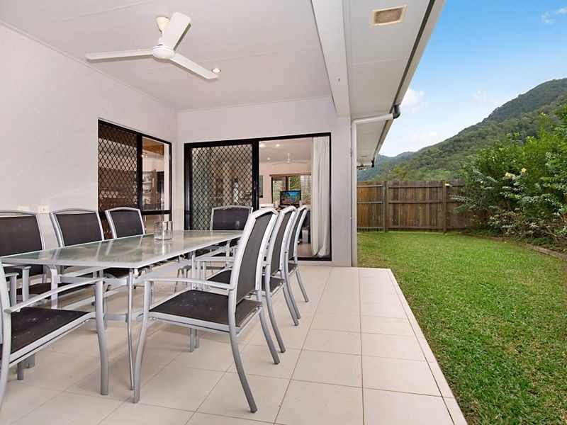 9 Fantan Close, Redlynch QLD 4870