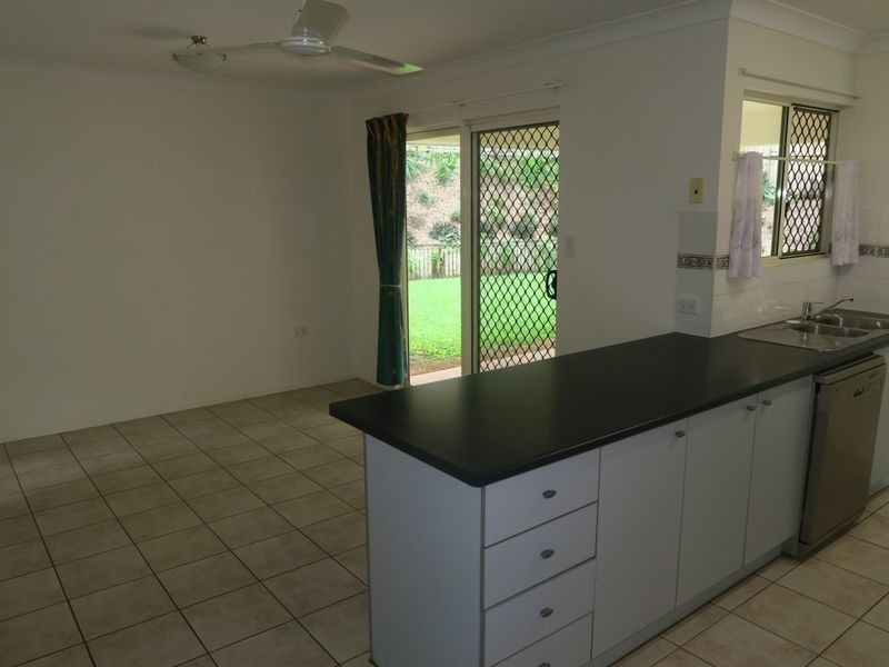 19 William Hickey Street, Redlynch QLD 4870