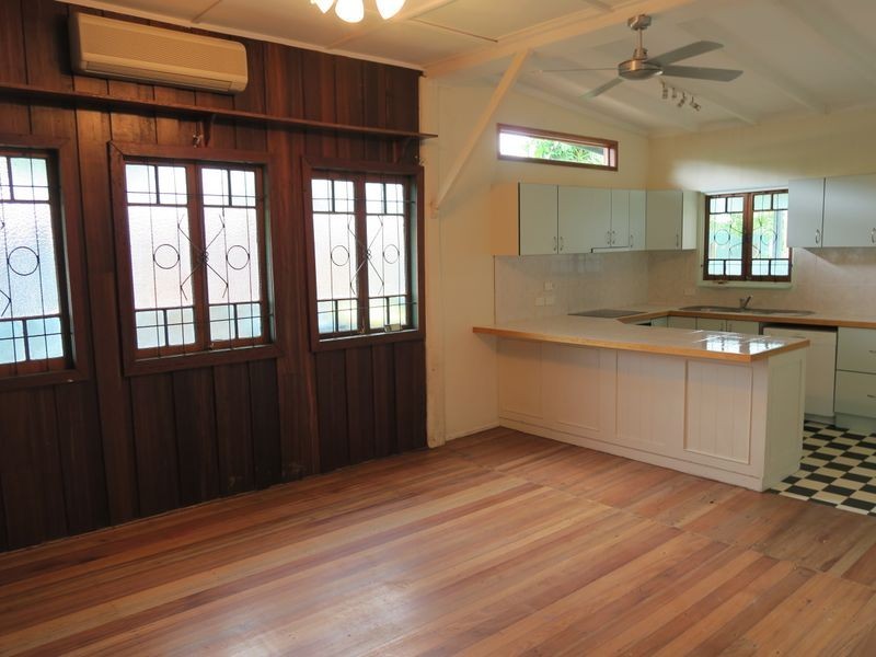 26 Miles Street, Manoora QLD 4870