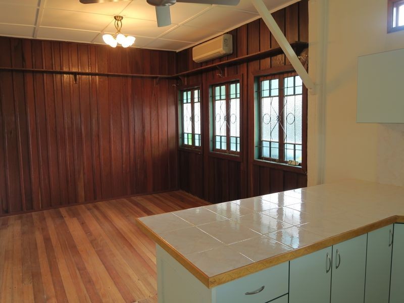 26 Miles Street, Manoora QLD 4870