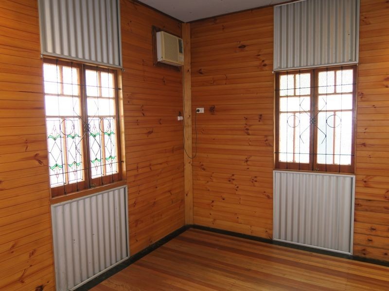 26 Miles Street, Manoora QLD 4870