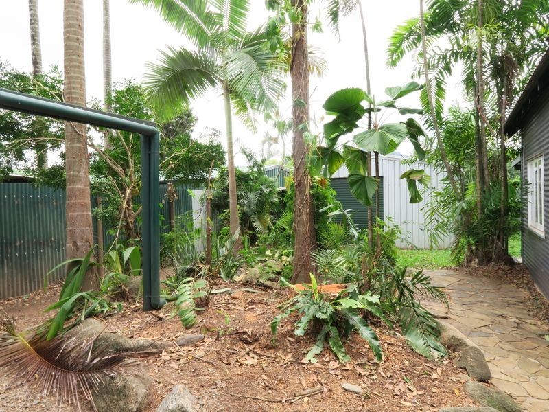 26 Miles Street, Manoora QLD 4870