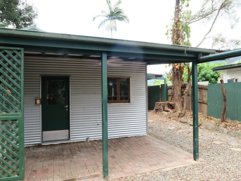 26 Miles Street, Manoora QLD 4870