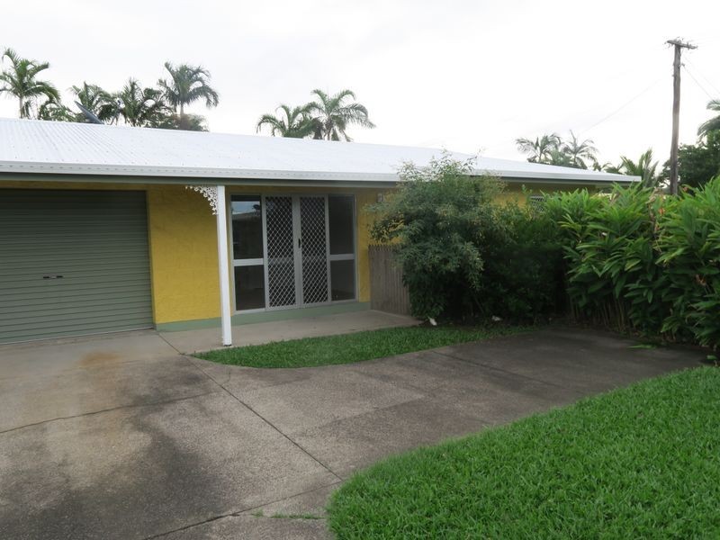 1/8 Holden  Close, Whitfield QLD 4870