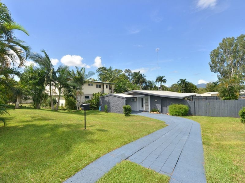 20 Holly Street, Mooroobool QLD 4870