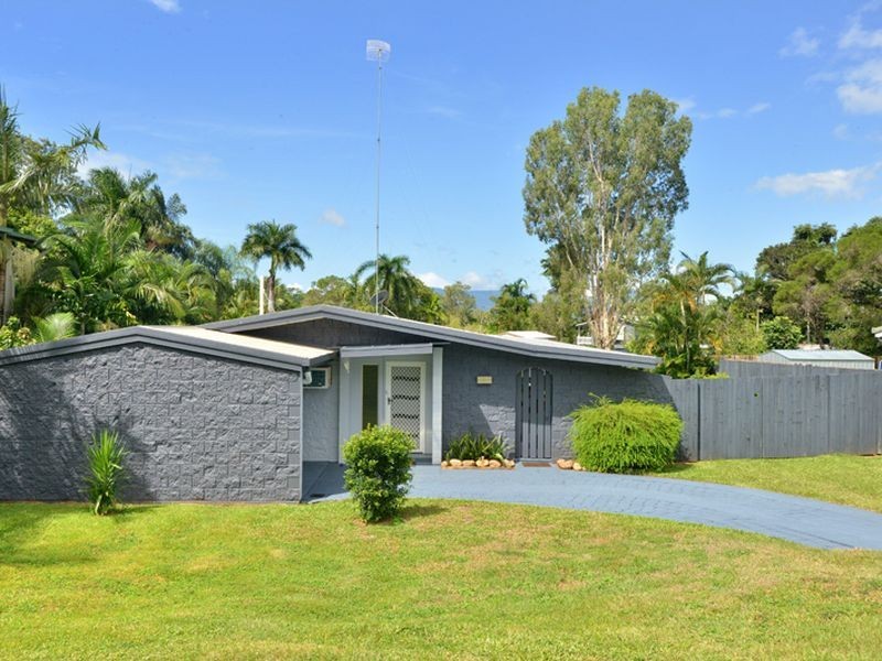 20 Holly Street, Mooroobool QLD 4870