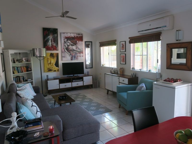 9/11 Springfield Crescent, Manoora QLD 4870