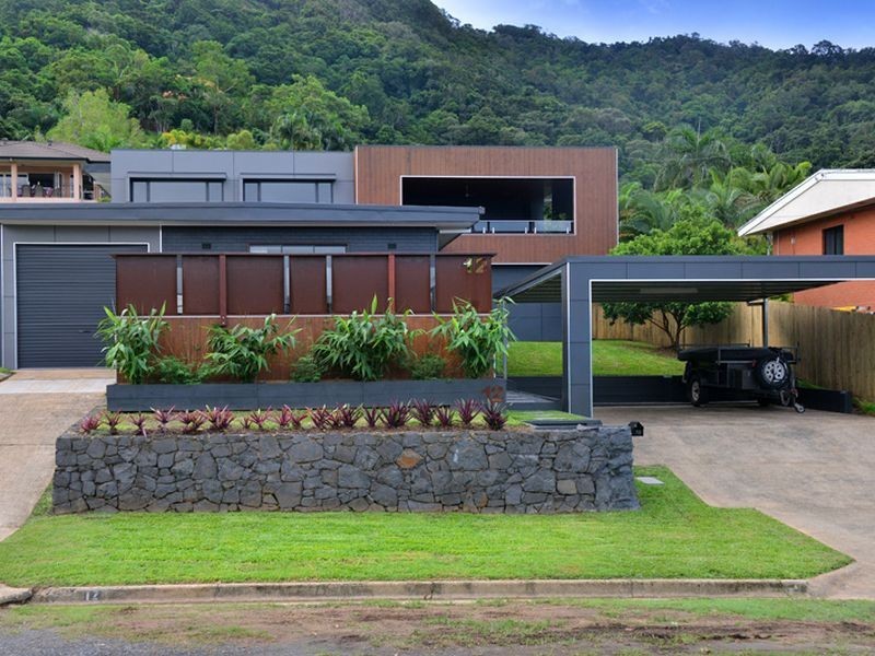 12 Sommerville Crescent, Whitfield QLD 4870