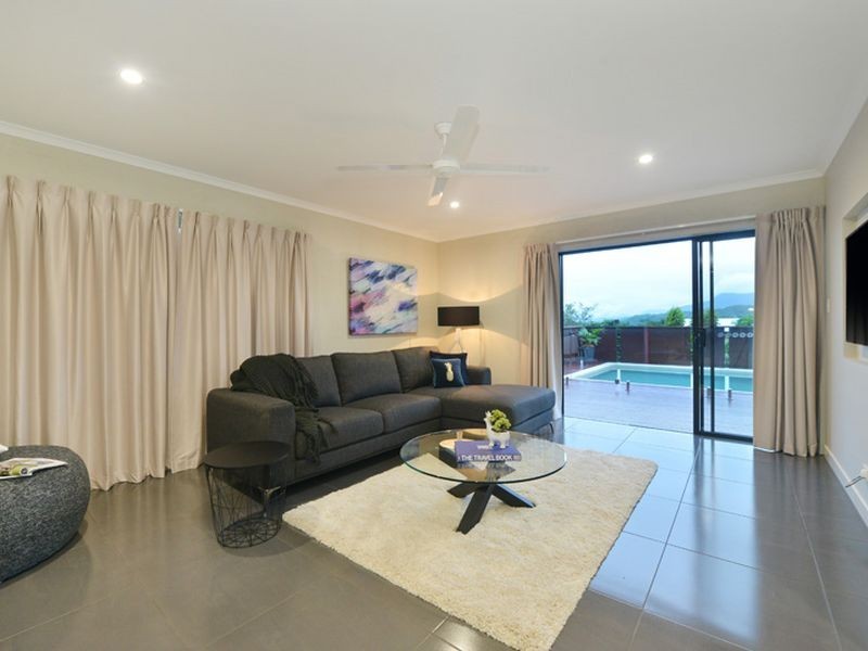 12 Sommerville Crescent, Whitfield QLD 4870
