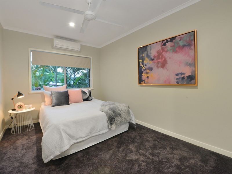 12 Sommerville Crescent, Whitfield QLD 4870