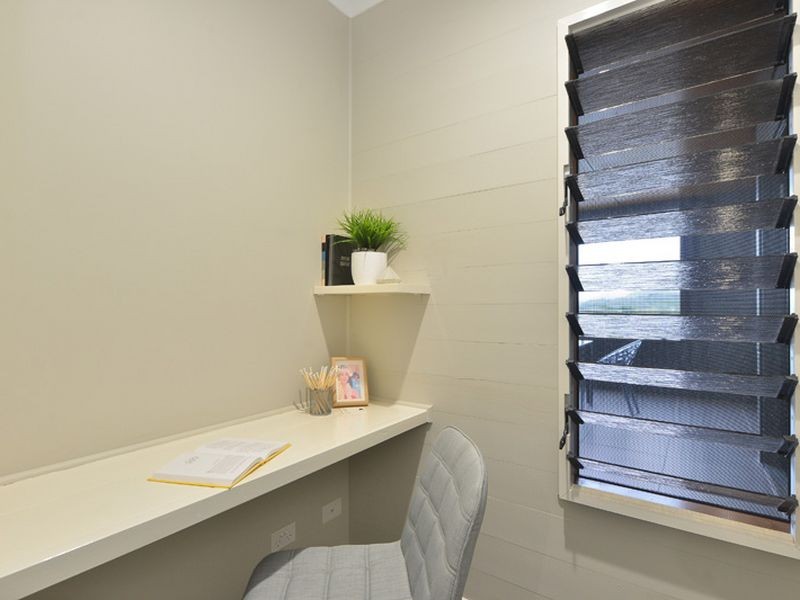 12 Sommerville Crescent, Whitfield QLD 4870