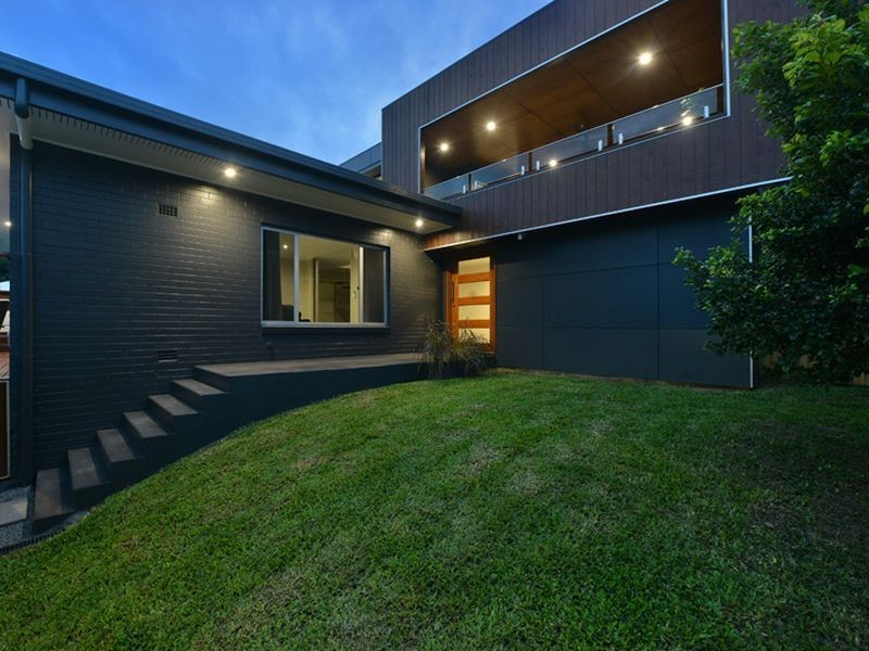 12 Sommerville Crescent, Whitfield QLD 4870