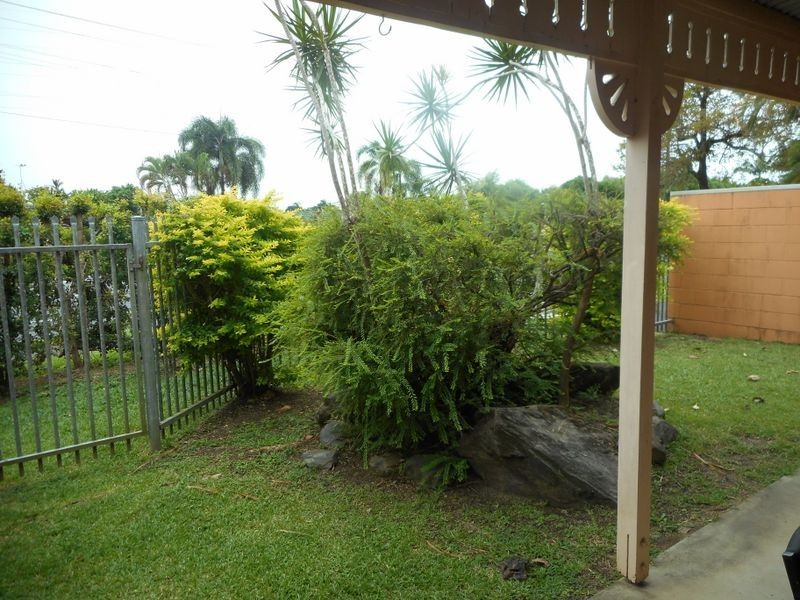 2/73 Toogood Road, Woree QLD 4868