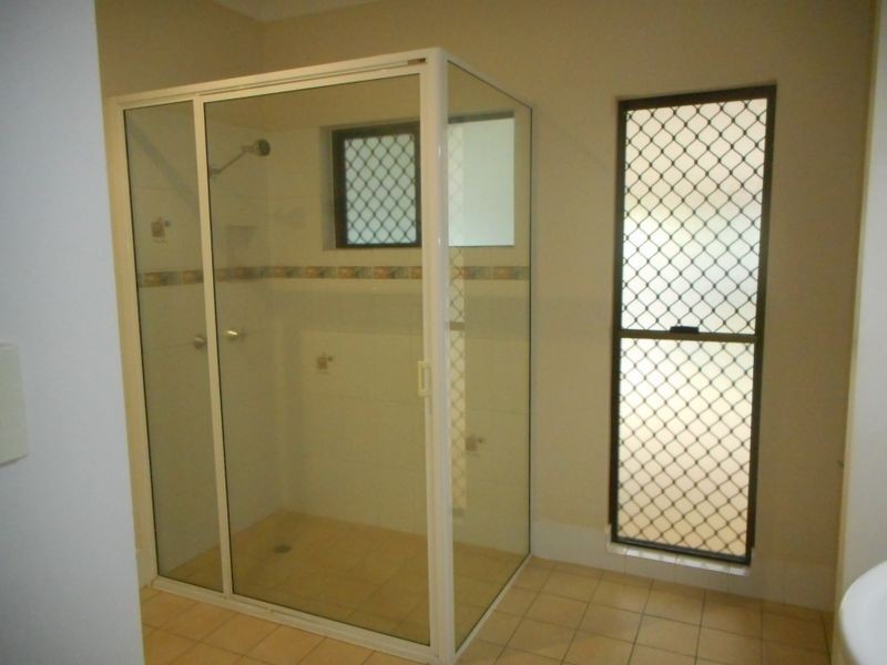 3 Leanne Close, Woree QLD 4868