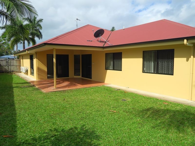 6 Aroona Street, Caravonica QLD 4878