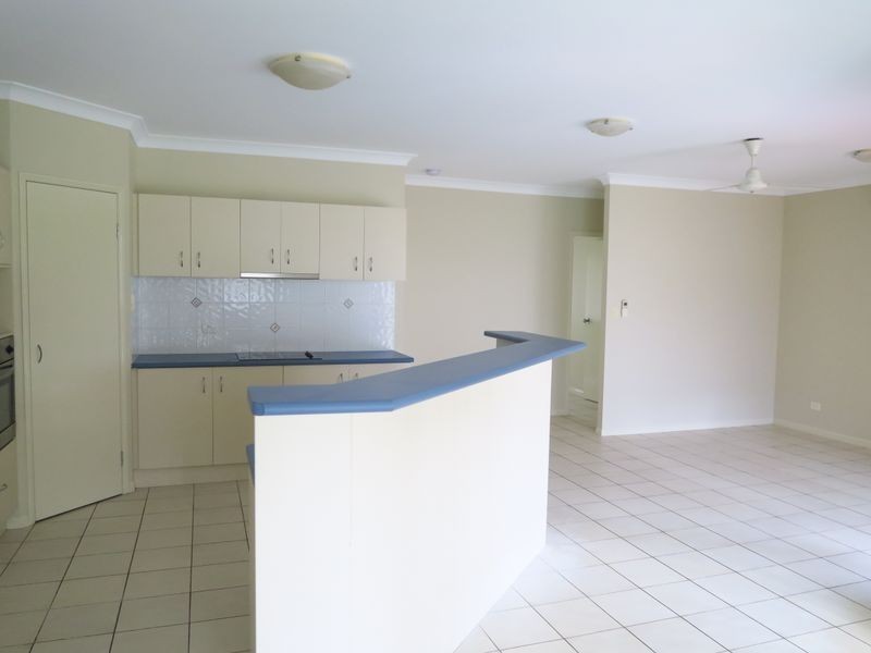 6 Aroona Street, Caravonica QLD 4878