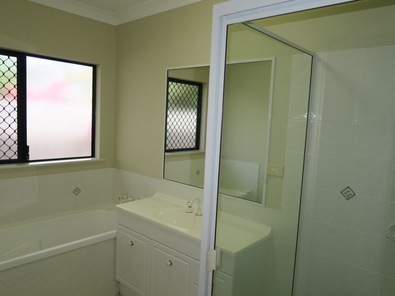 6 Aroona Street, Caravonica QLD 4878