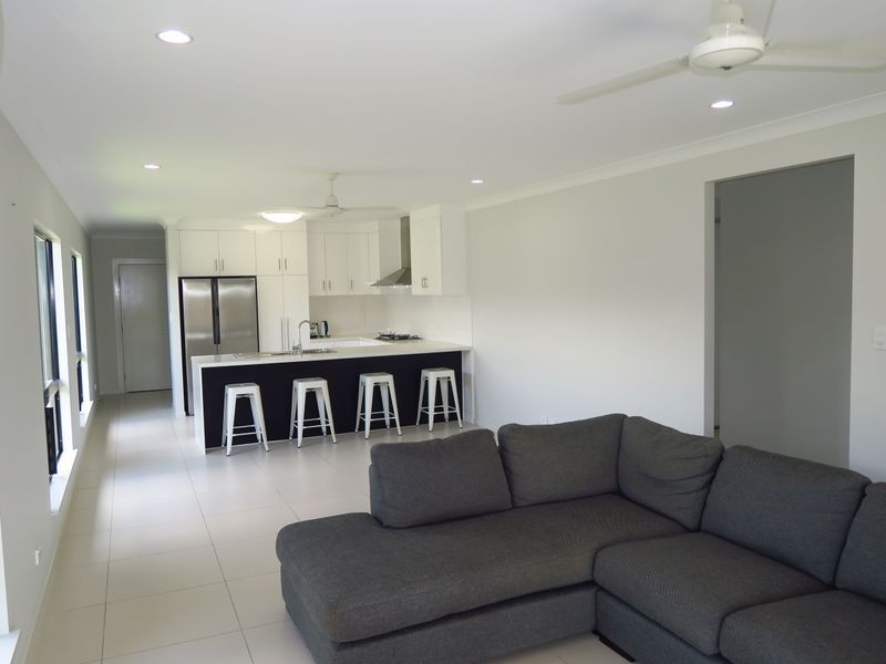 30 Carter Close, Smithfield QLD 4878