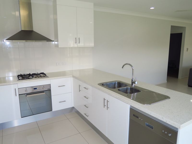 30 Carter Close, Smithfield QLD 4878