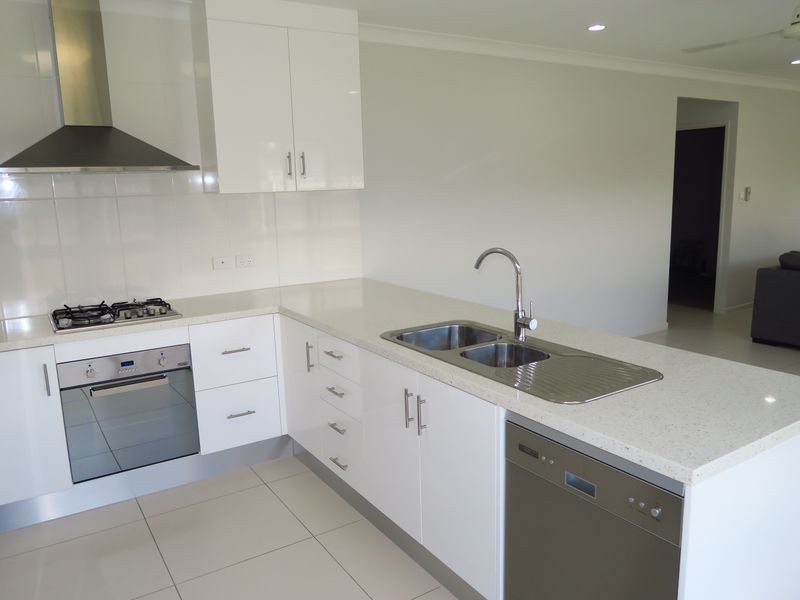 30 Carter Close, Smithfield QLD 4878