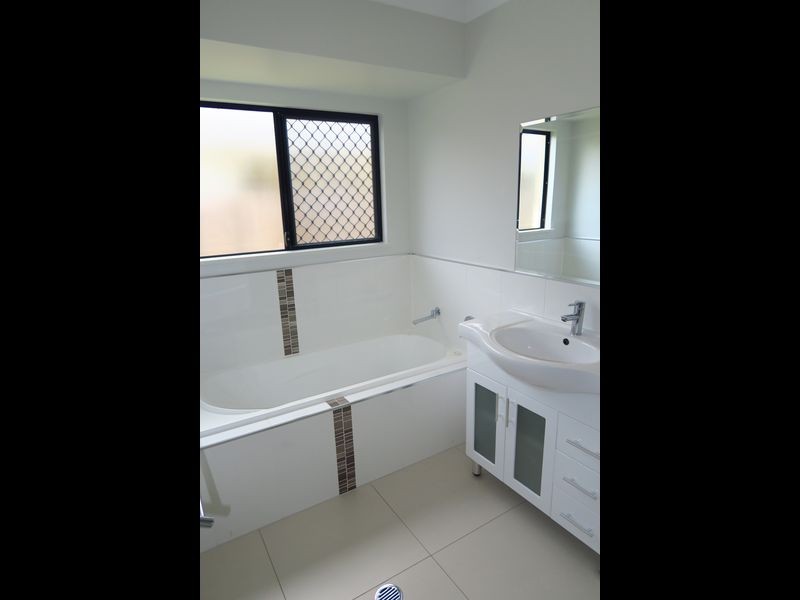 30 Carter Close, Smithfield QLD 4878