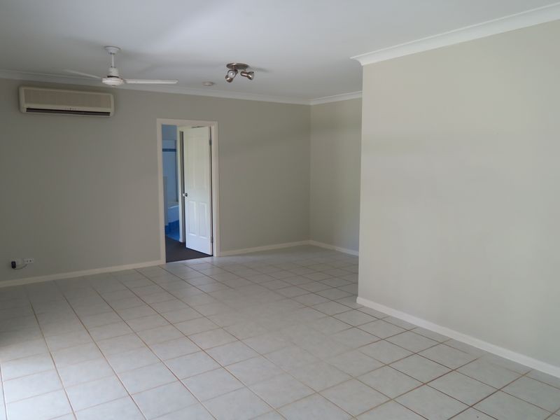 40 Daphne Drive, Redlynch QLD 4870