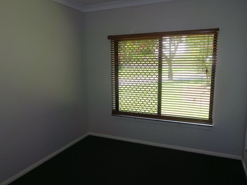 40 Daphne Drive, Redlynch QLD 4870