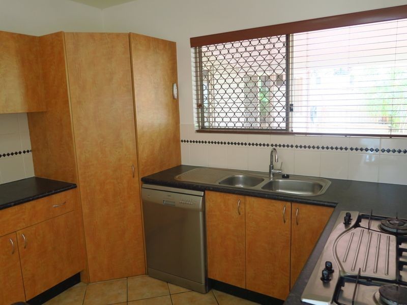 10 Brian Street, Brinsmead QLD 4870