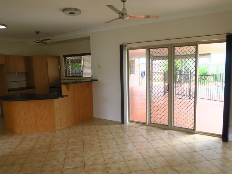 10 Brian Street, Brinsmead QLD 4870