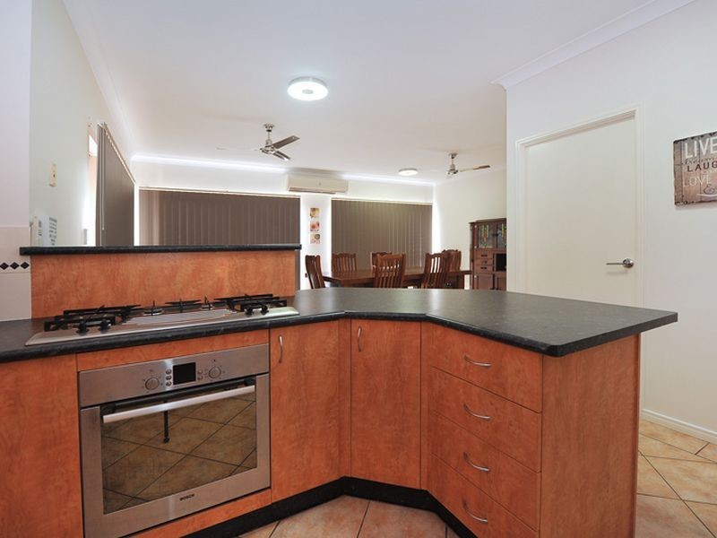 10 Brian Street, Brinsmead QLD 4870