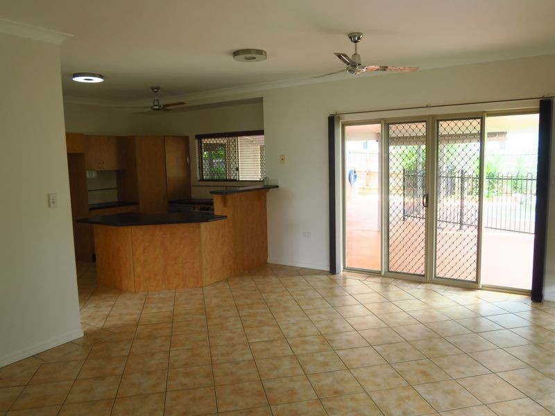 10 Brian Street, Brinsmead QLD 4870