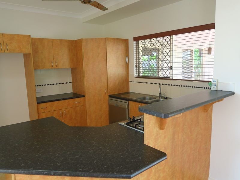 10 Brian Street, Brinsmead QLD 4870