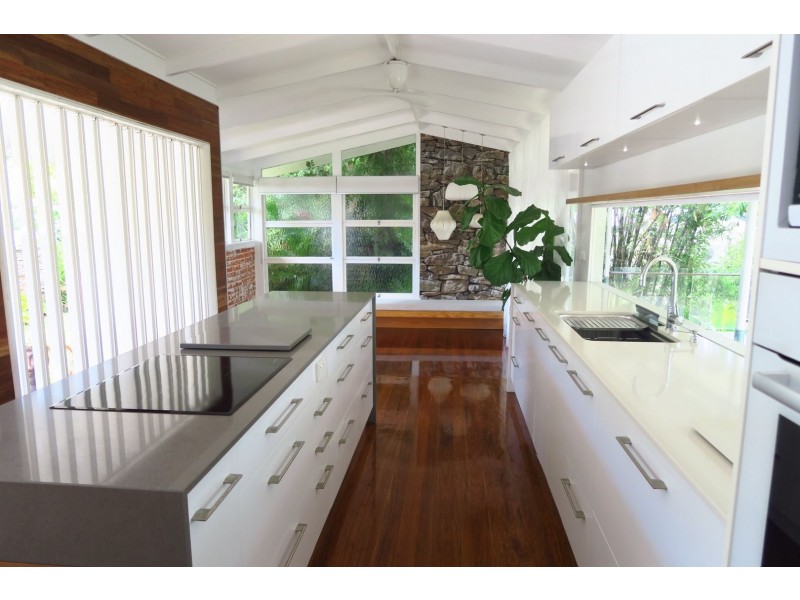 101 Collins Avenue, Edge Hill QLD 4870
