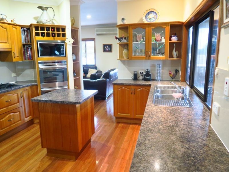 170 Harvey Road, Redlynch QLD 4870