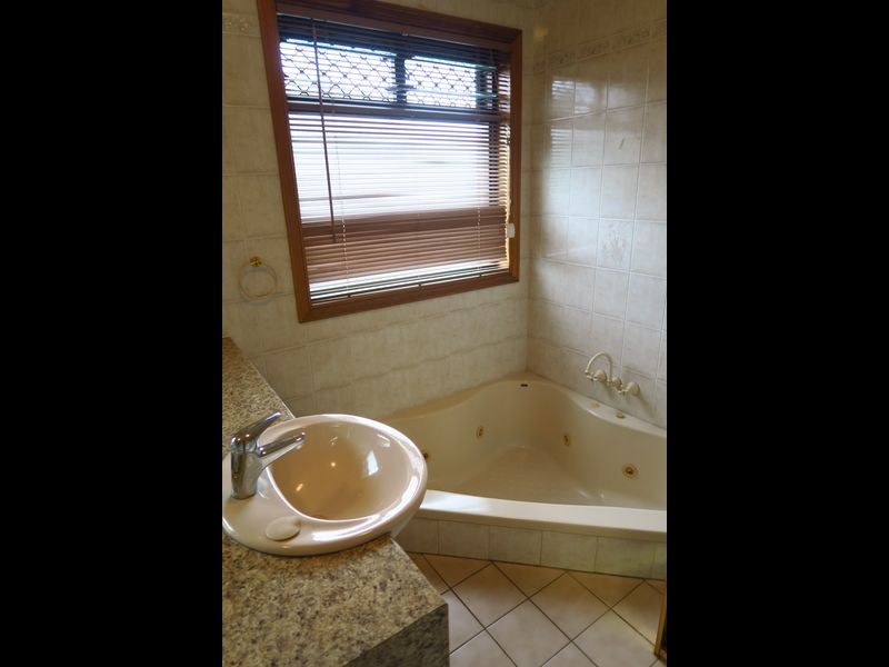 170 Harvey Road, Redlynch QLD 4870