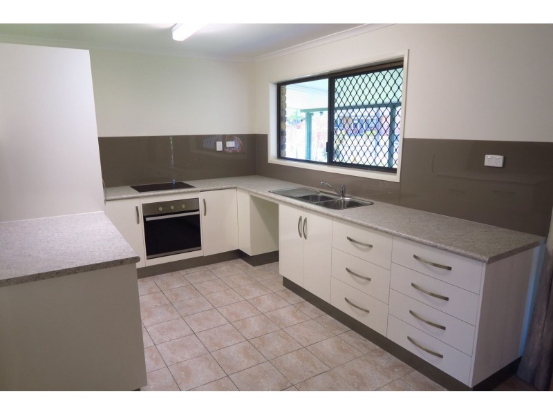 10 Winfield Street, Whitfield QLD 4870