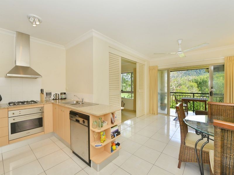 1746/2 Greenslopes Street, Cairns North QLD 4870