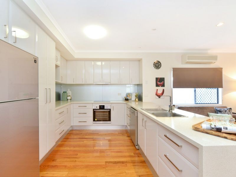 21 Nell Close, Kanimbla QLD 4870