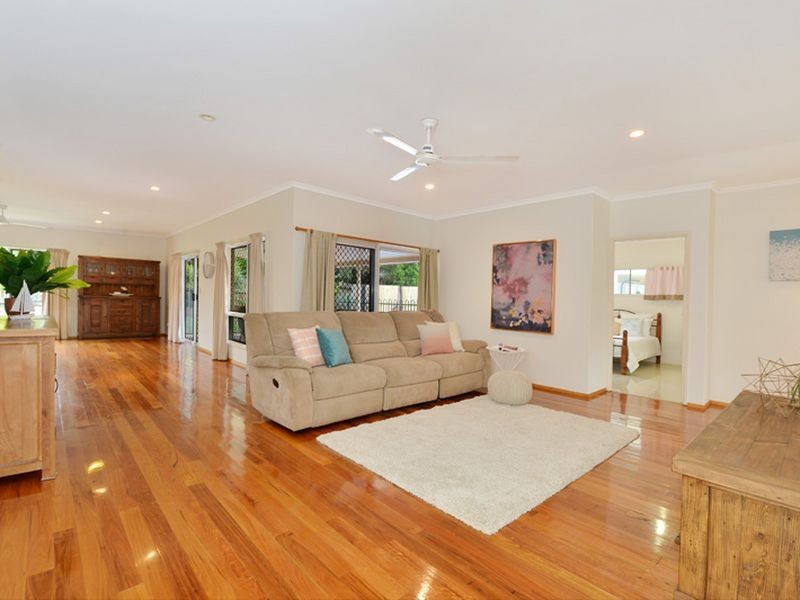 21 Nell Close, Kanimbla QLD 4870