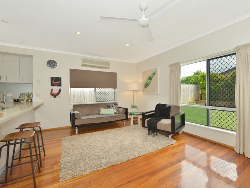 21 Nell Close, Kanimbla QLD 4870