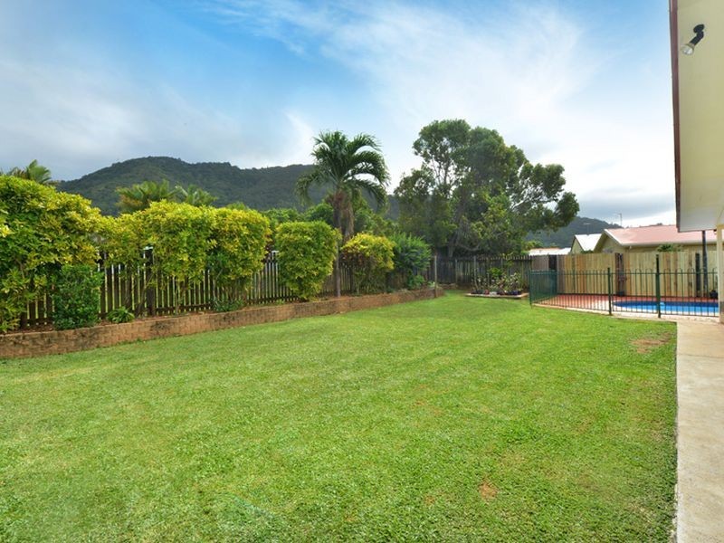 21 Nell Close, Kanimbla QLD 4870