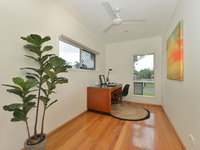 21 Nell Close, Kanimbla QLD 4870