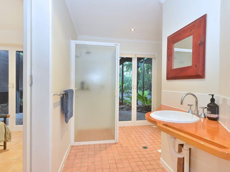 41 Marshall Street, Machans Beach QLD 4878