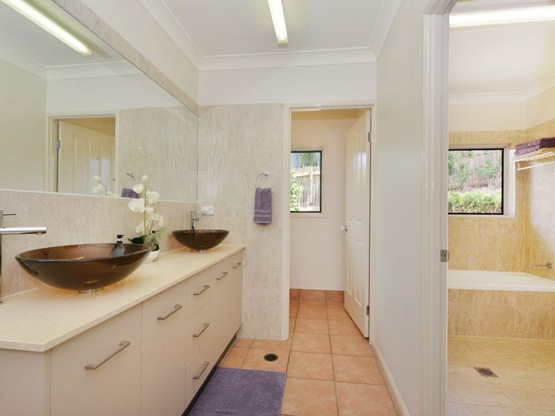 3 Olfersia Court, Mooroobool QLD 4870