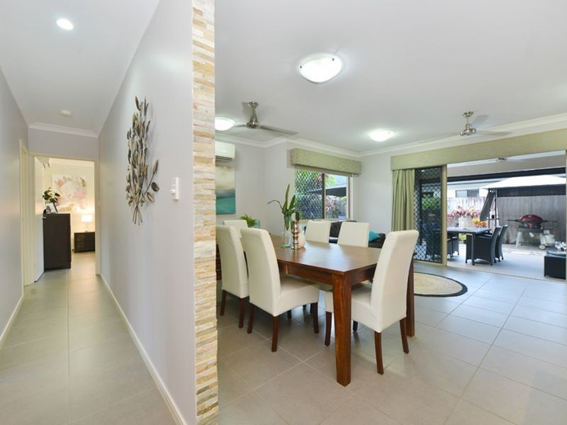 7 Sascha Close, Redlynch QLD 4870