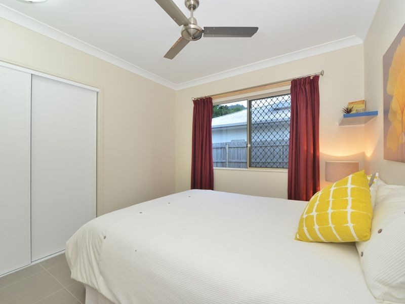 7 Sascha Close, Redlynch QLD 4870
