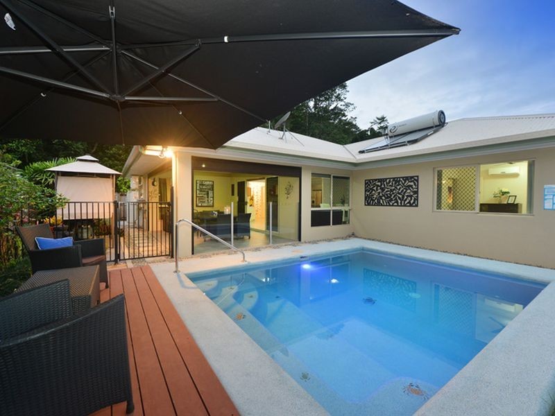 7 Sascha Close, Redlynch QLD 4870