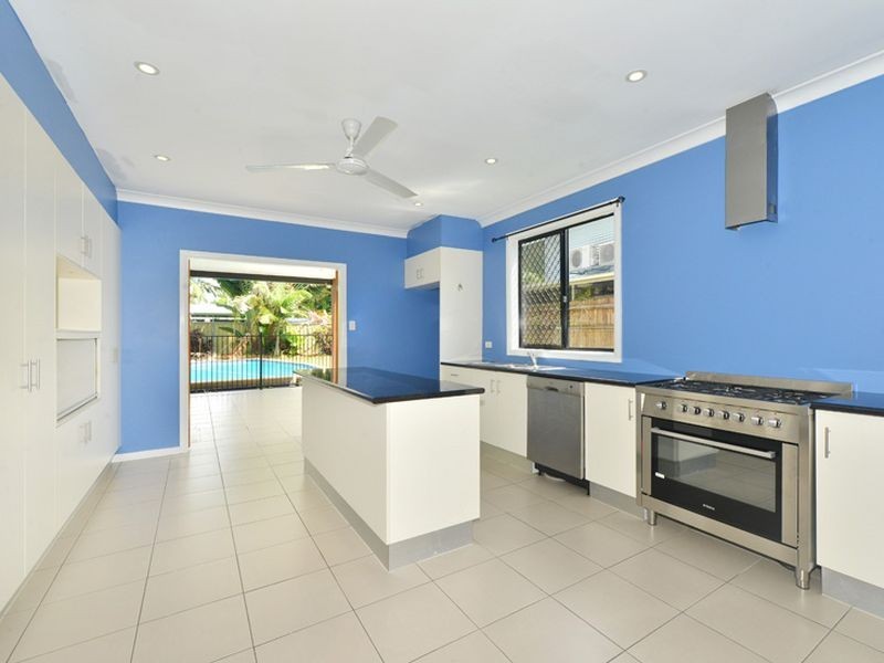 4 Izatt Close, Edge Hill QLD 4870